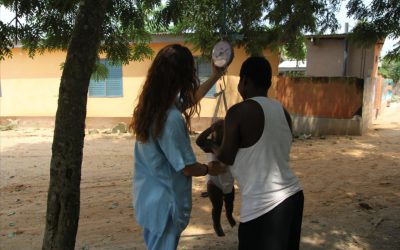 El mundo y una mota de polvo