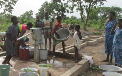 Agua a kilómetros de casa: la realidad de miles de familias en Ghana